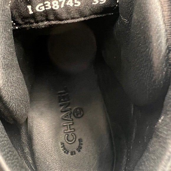 CHANEL Suede Grained Calfskin CC Lace Up Boots 39 Black - Picture 5 of 11